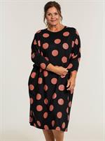 Gozzip Black - Pia Oversize Kjole, Sort med Koral Bomber